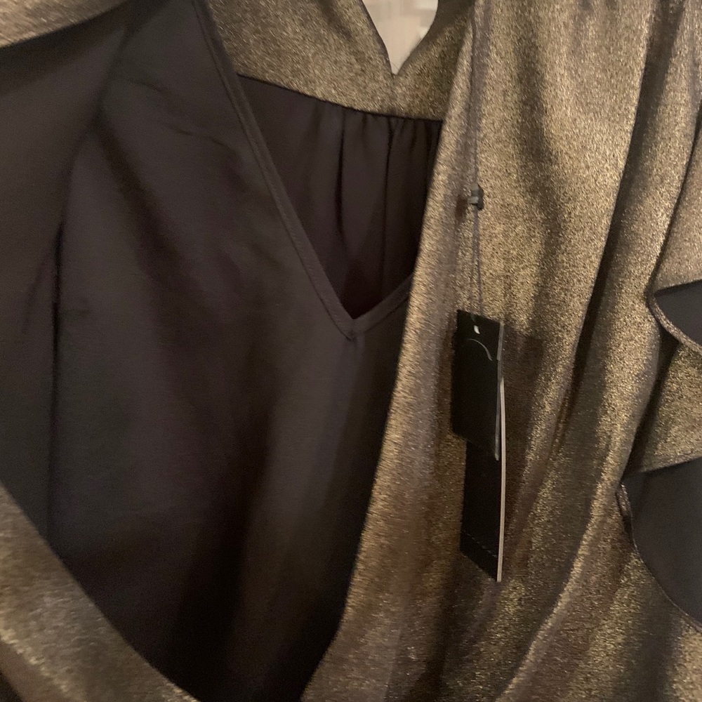 New/beautiful top from BCBG MAXAZRIA. - Picture 4 of 6